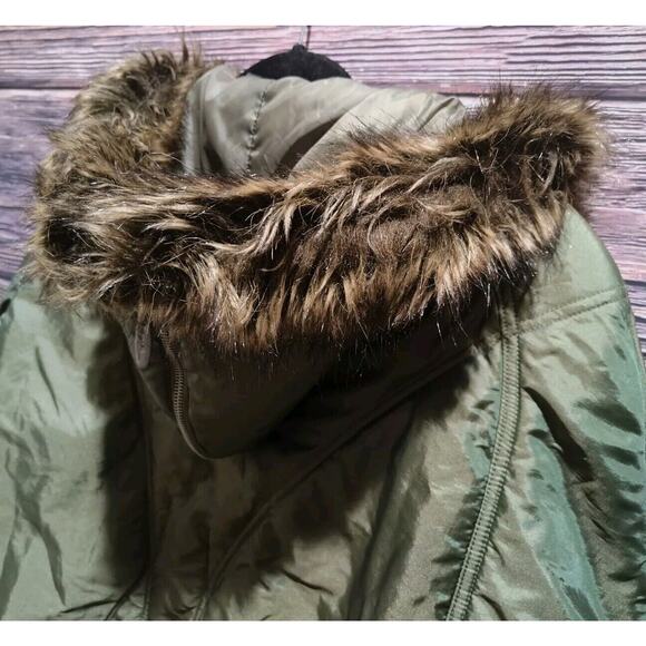 Mecca Femme Poncho Vest with Fur Parka - Picture 10 of 14